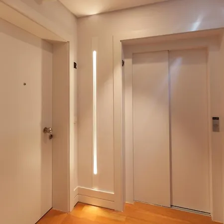 Flh Marques Sophisticated Flat *